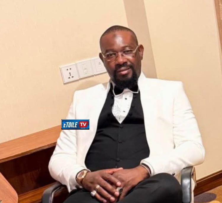 « On ne peut pas toujours continuer à demander aux enfants de sortir pendant que nous les politiques nos familles sont à l&rsquo;abri. » Ahmed Sékou Camara (AGD)