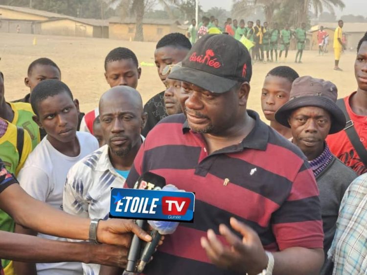 N’Zérékoré : Le ministre Keamou Bogola Haba constate le manque d’infrastructures sportives et promet de trouver solutions