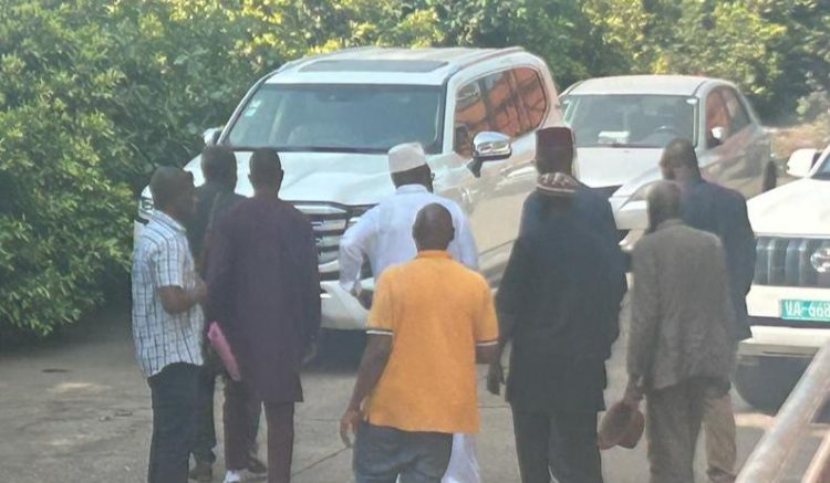 CRIEF: le parquet requièt l’acquittement de Dr Ousmane Kaba et sa suite