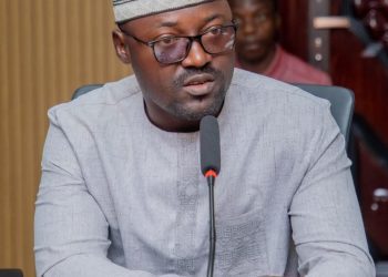 « UN BONNET ROUGE SUR LES VIELLES ÉTIQUETTES » par Yatigna MANSARE président du FONAJEP