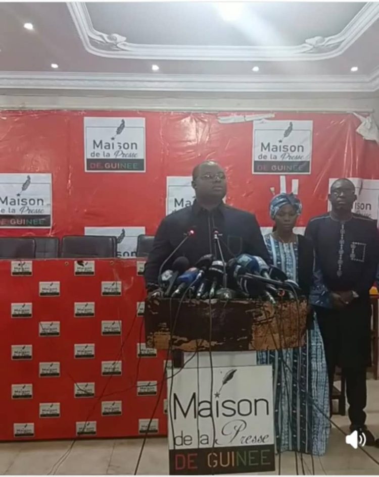 L&rsquo;ancien PM Bernard Goumou invite les Guinéens à voter le OUI à la nouvelle constitution 