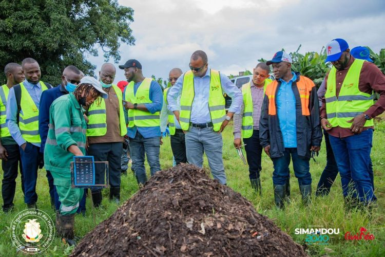 Conakry ville propre : le ministre Aboubacar Camara sur le terrain des dépôts d’ordures