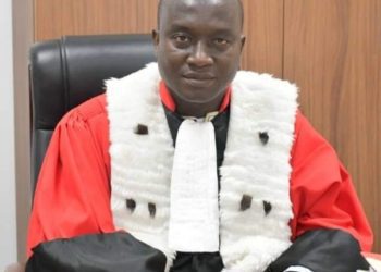 Conakry: Télly Oury Diallo interpellée pour vol présumé de 15.000 dollars (Parquet)