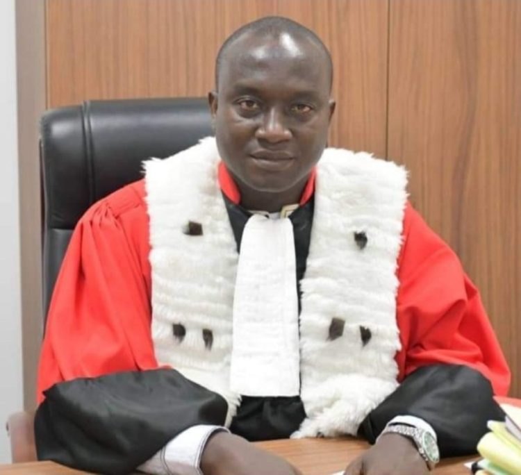 Conakry: Télly Oury Diallo interpellée pour vol présumé de 15.000 dollars (Parquet)