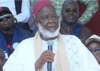 le premier imam formule des bénédictions au général Mamadi Doumbouya