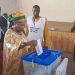 Présidentielle 2025 : Hadja Makalé Camara vote à Nongo et appelle à la paix et au travail