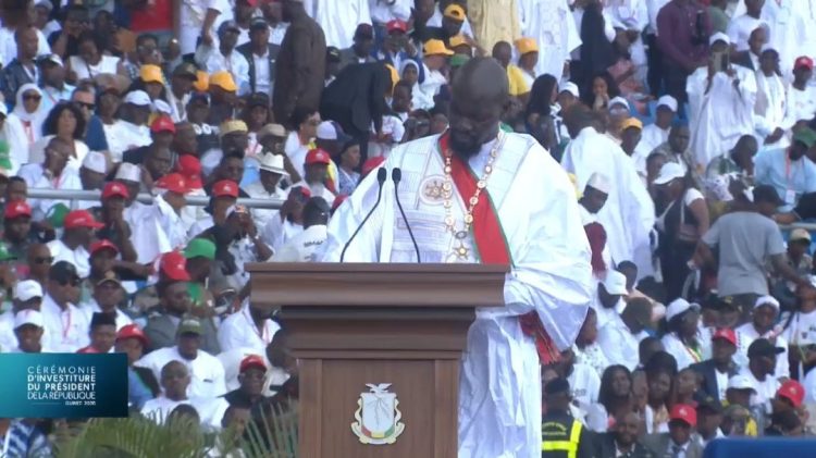 Investiture historique à Conakry : Mamadi Doumbouya entre en fonction sous haute tension diplomatique