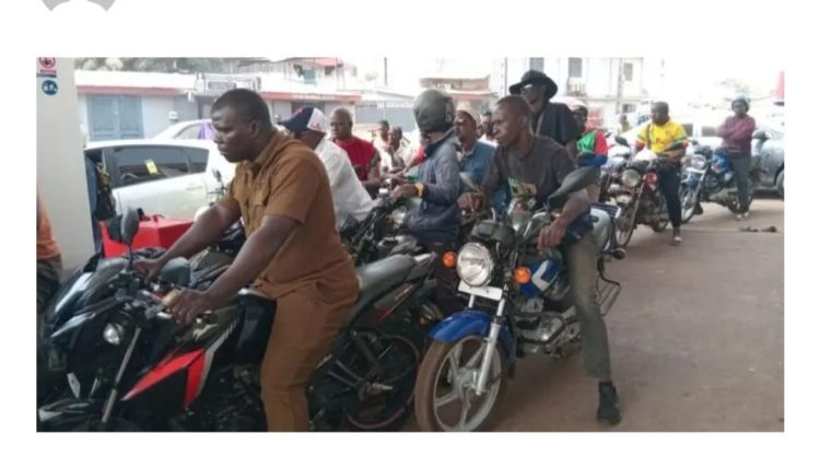 Conakry : rumeurs de pénurie, mais pas de crise de carburant selon des gérants de stations