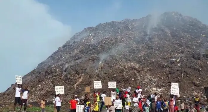 Conakry: le gouvernement annonce des avancées dans la fermeture de la décharge de la Minière