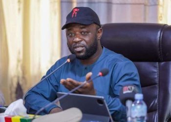 Conakry: le ministre François Bourouno ordonne le déguerpissement des occupants autour des services publics