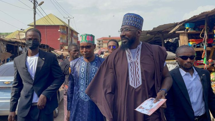 Lambanyi : Ahmed Keïta lance ses premières journées de porte-à-porte sous les couleurs du FRONDEG