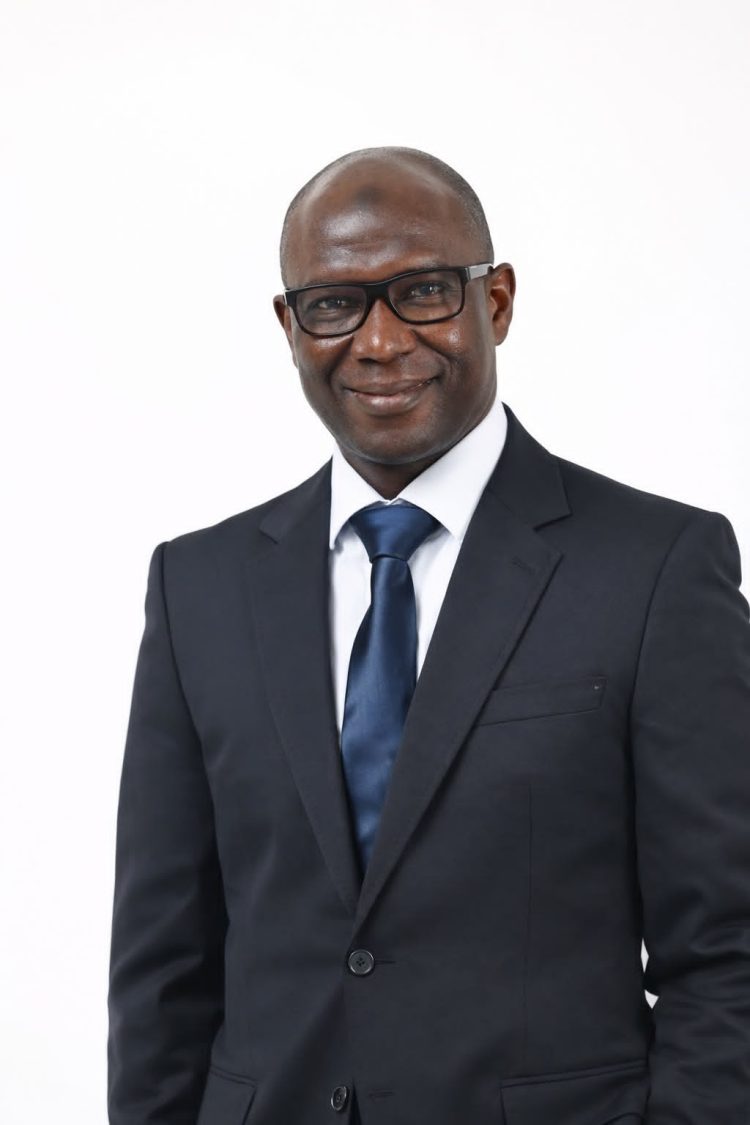 𝐋’𝐡𝐞𝐮𝐫𝐞 𝐝𝐞 𝐥𝐚 𝐠𝐫𝐚𝐧𝐝𝐞𝐮𝐫 𝐝’𝐄𝐭𝐚𝐭 (Par Mohamed Amine Sylla)